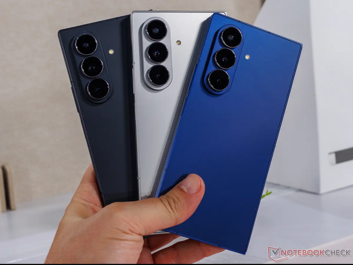 إطلاق أوسع لهاتف سامسونج جالاكسي زد "وايد فولد" مقارنةً بـ "ترايفولد"