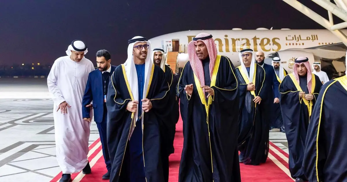 وزير خارجية الإمارات يصل الكويت في زيارة رسمية