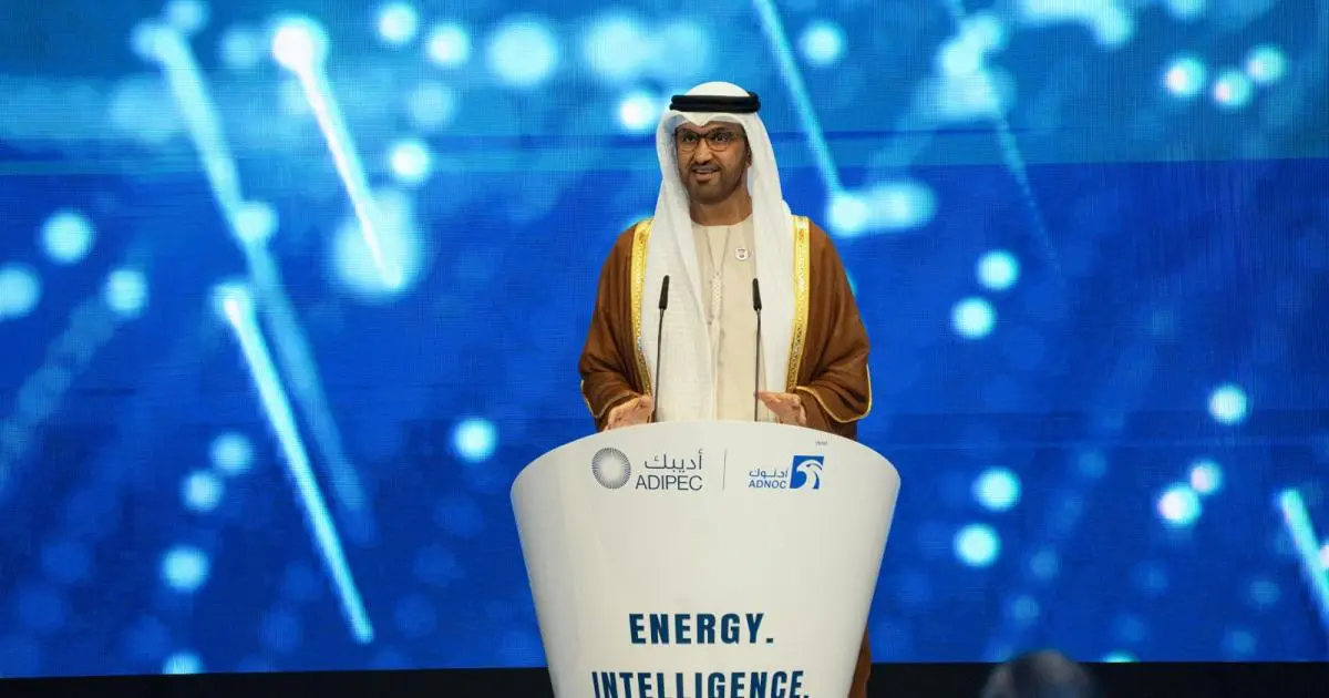 رئيس "أدنوك" يتوقع استمرار الطلب العالمي على النفط حتى 2040