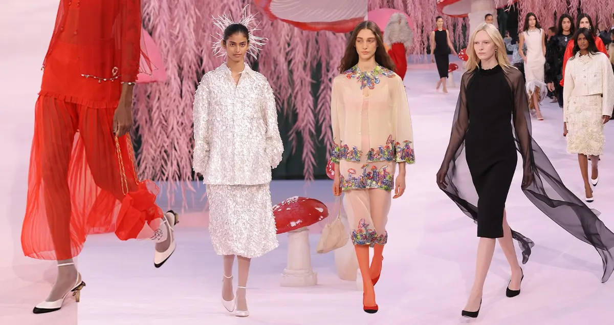 في عالمٍ موازٍ من الإبداع: CHANEL تكشف مجموعة الخياطة الراقية لربيع 2026