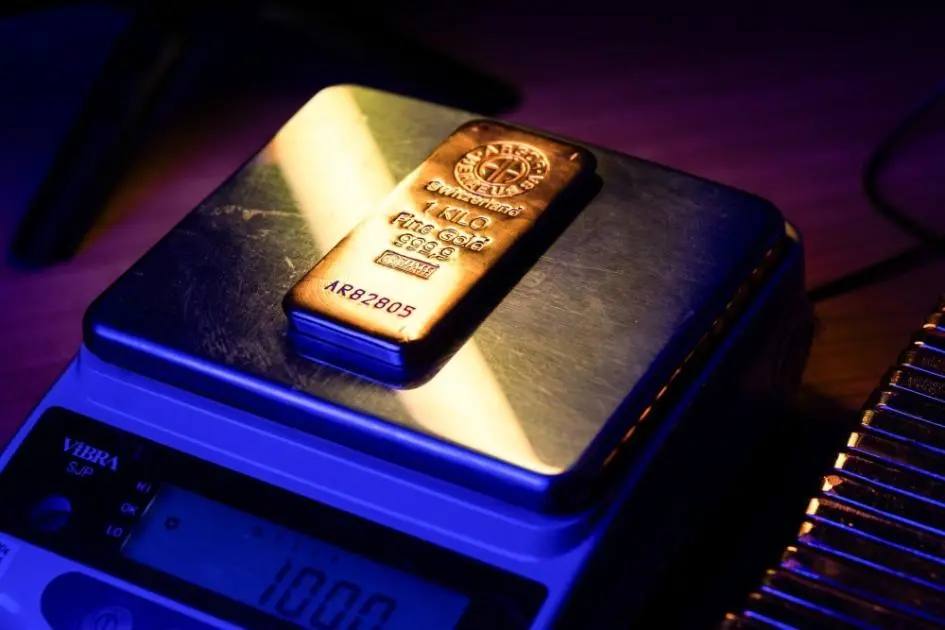 بريق الذهب يسطع عند مستويات جديدة فوق 5200 دولار