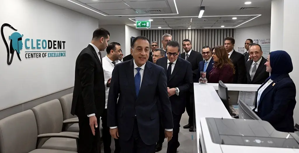 رئيس الوزراء يتفقد عددا من الأقسام المختلفة بمستشفى كليوباترا التجمع (سكاي) - أموال الغد