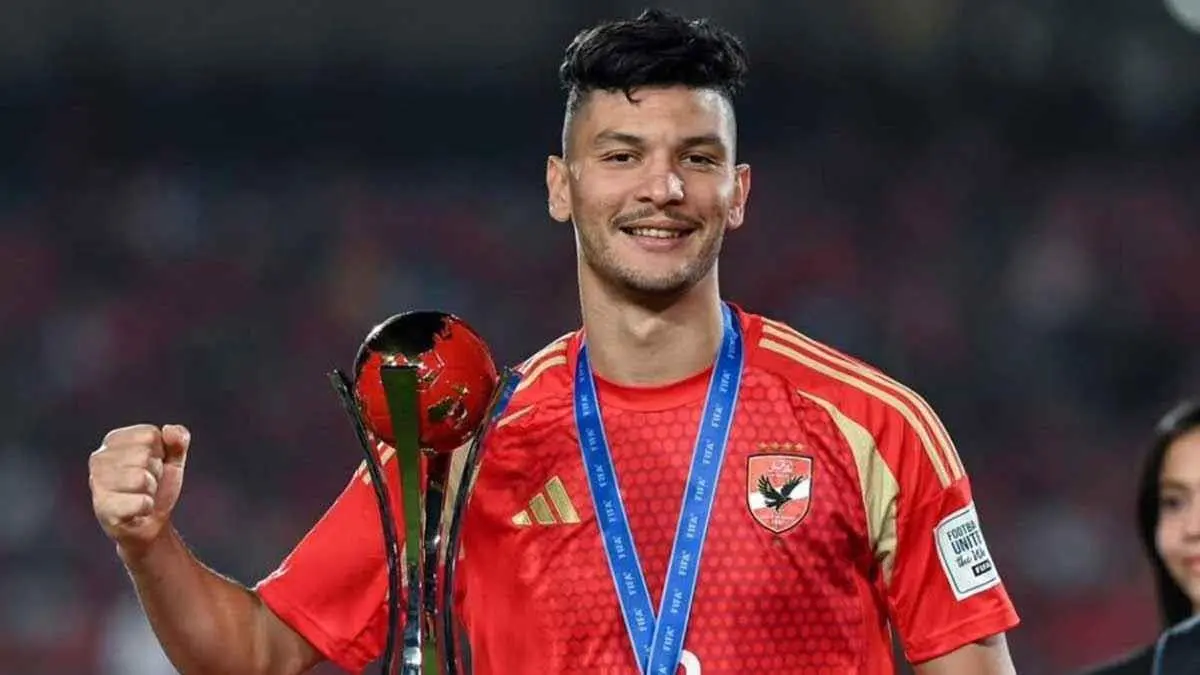 والد أشرف داري يصدم الأهلي ويفرض شروطًا ضخمة لرحيل نجله