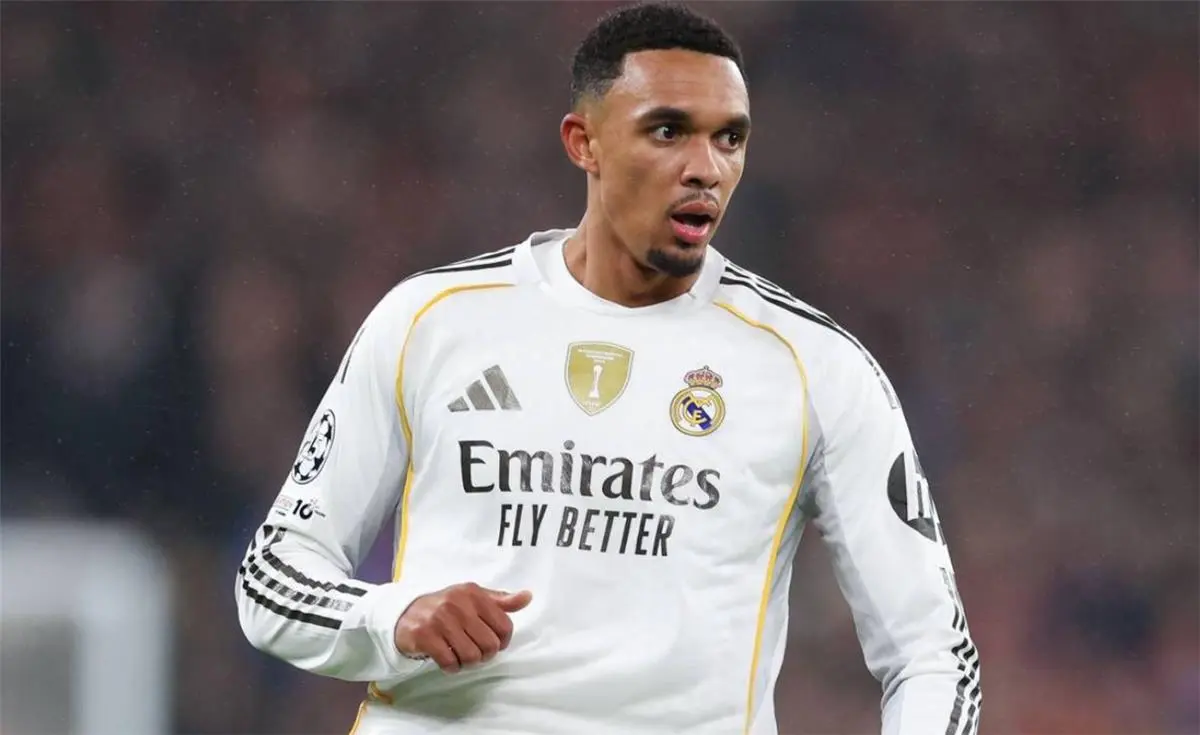 "إيكو" تكشف هل يعود أرنولد إلى ليفربول حال رحيله عن ريال مدريد؟