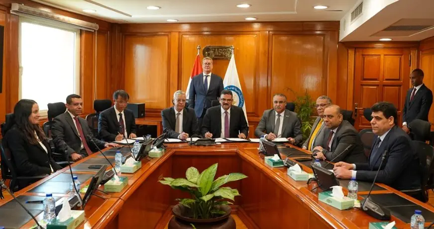البترول توقع مذكرة تفاهم مع «شينج فا» لتعظيم القيمة المضافة من الخامات التعدينية - أموال الغد