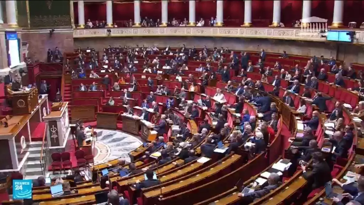 البرلمان الفرنسي يقر حظر شبكات التواصل الاجتماعي على القاصرين دون 15 عاما