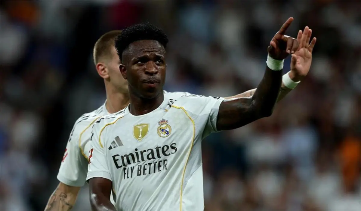 فينيسيوس يمنح مهلة محددة لـ ريال مدريد لحسم تمديد عقده