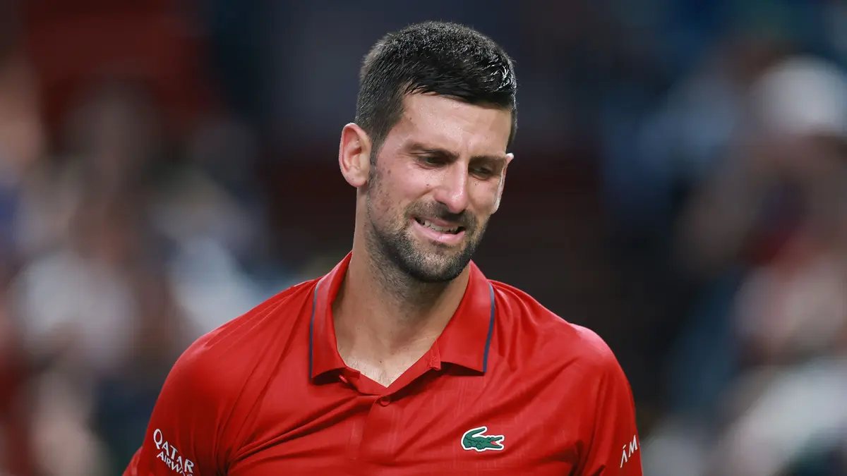 فيديو: "فيدرر ونادال وألكاراز وسينر".. ديوكوفيتش ينفجر غضبا في وجه صحفي