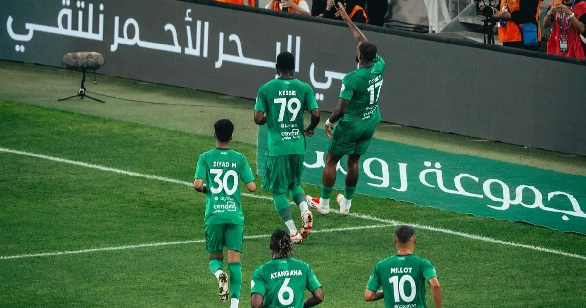 توني يقود الأهلي لاكتساح الاتفاق وتضييق الخناق على الهلال