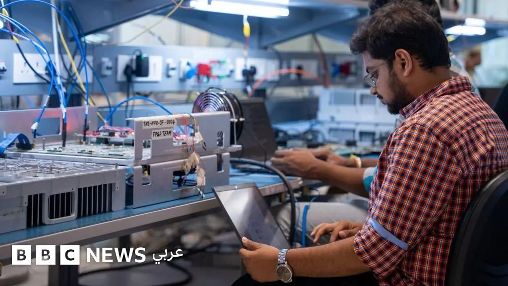 الشرائح الإلكترونية: الهند تريد أن تحتل مقعداً بين الكبار في هذه الصناعة، هل تستطيع؟ - BBC News عربي
