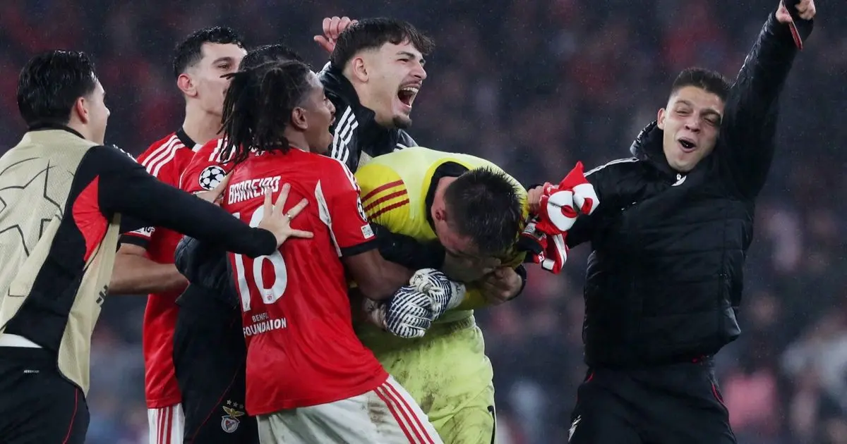 شاهد.. مورينيو يرسل ريال مدريد للملحق بعد هدف مجنون لحارس المرمى
