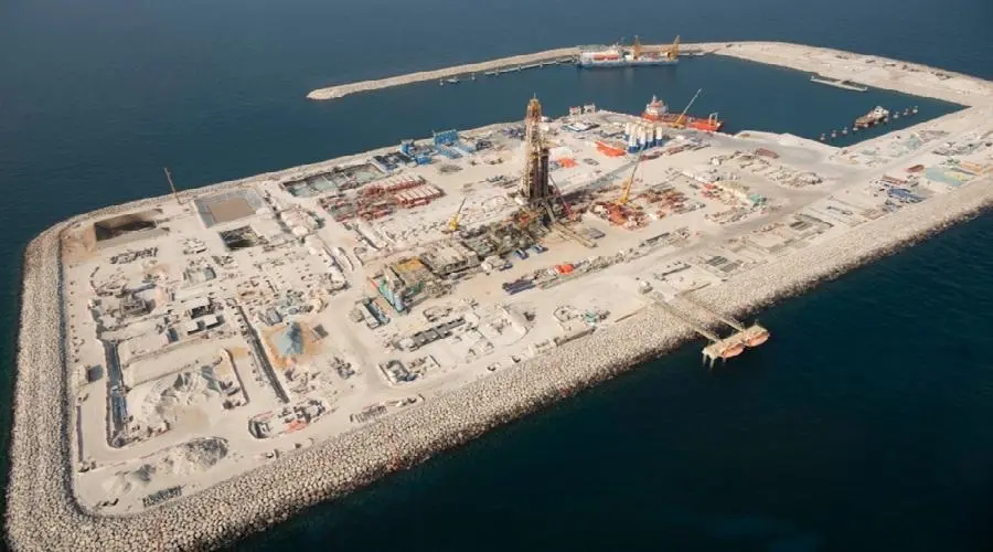 شركات النفط الخليجية تجمع مليارات الدولارات من صفقات البنية التحتية