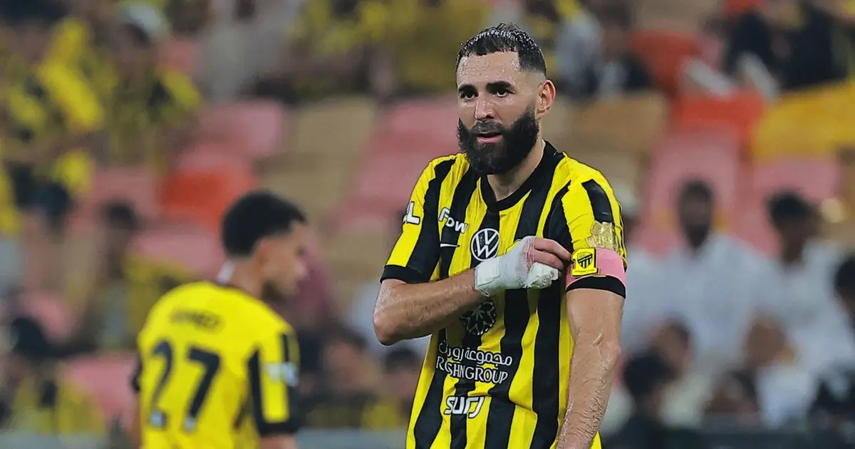 كريم بنزيما يرفض "خفضاً ضخماً" في راتبه مع الاتحاد السعودي