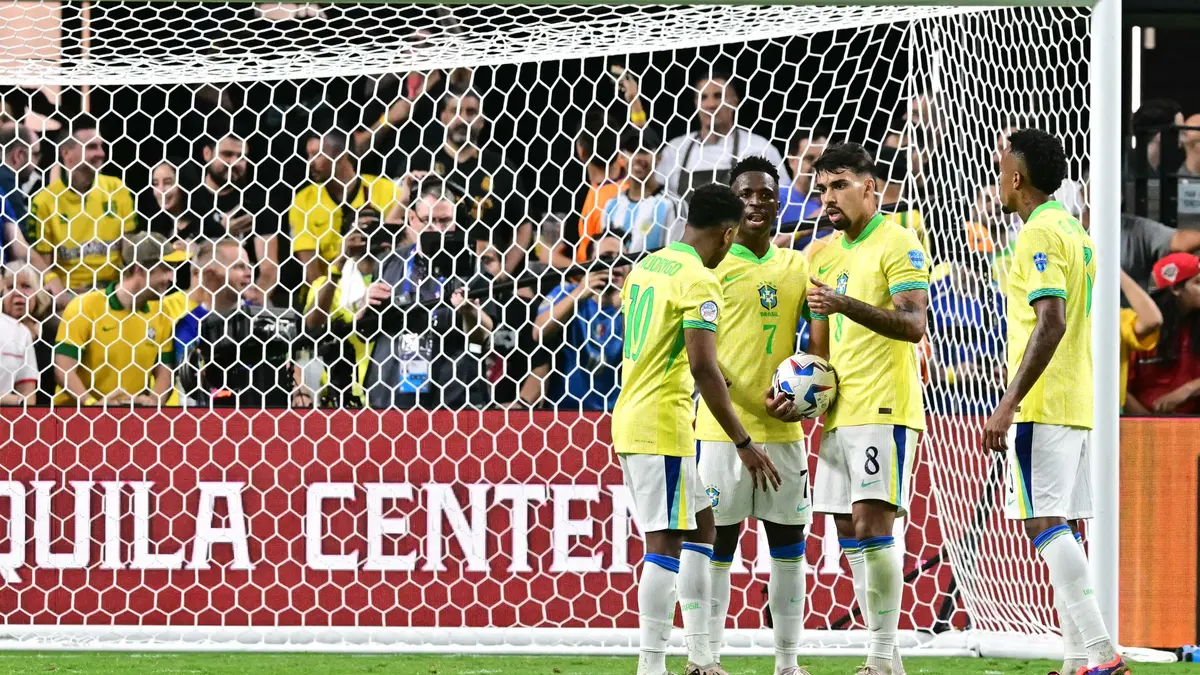 "شعر بالخيانة".. سبب الرحيل المفاجئ لنجم البرازيل عن البريميرليج