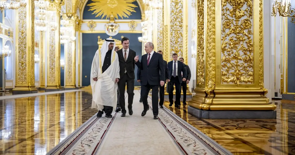محمد بن زايد وبوتين يبحثان تعزيز العلاقات الاستراتيجية