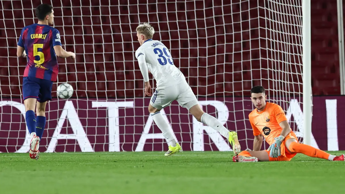 رقم عمره 67 عامًا يتحطم في شباك برشلونة