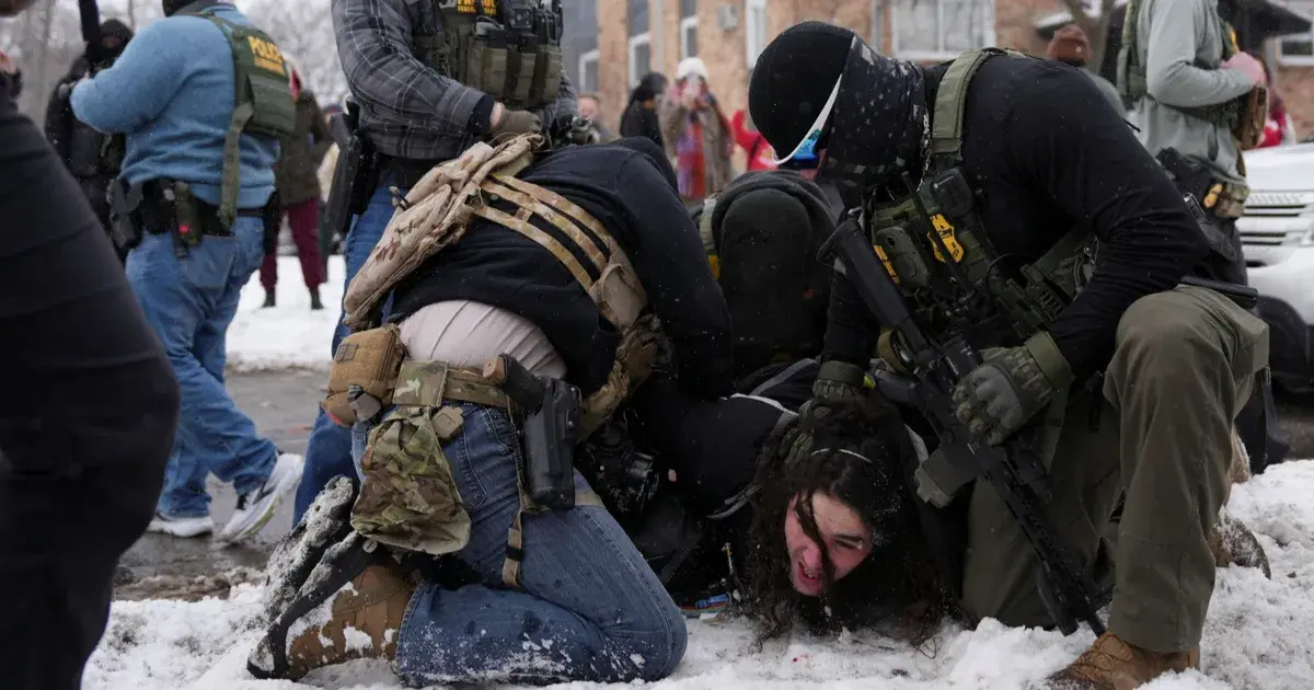 هيئة الهجرة والجمارك الأميركية.. ذراع أمني بصلاحيات واسعة