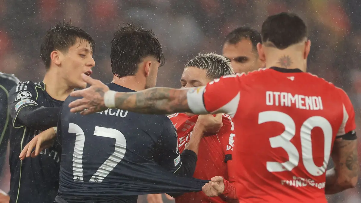 خبير تحكيمي يحسم الجدل حول ركلة جزاء بنفيكا أمام ريال مدريد