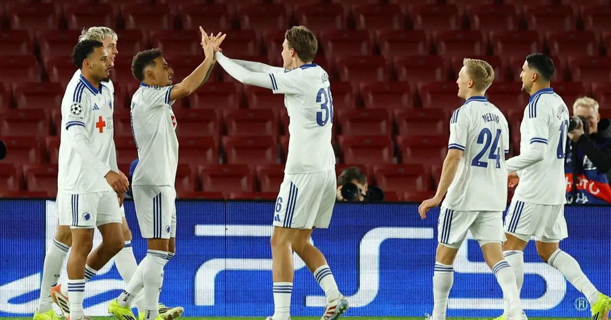 لاعبو برشلونة يردون على صيحات استهجان جمهور كامب نو