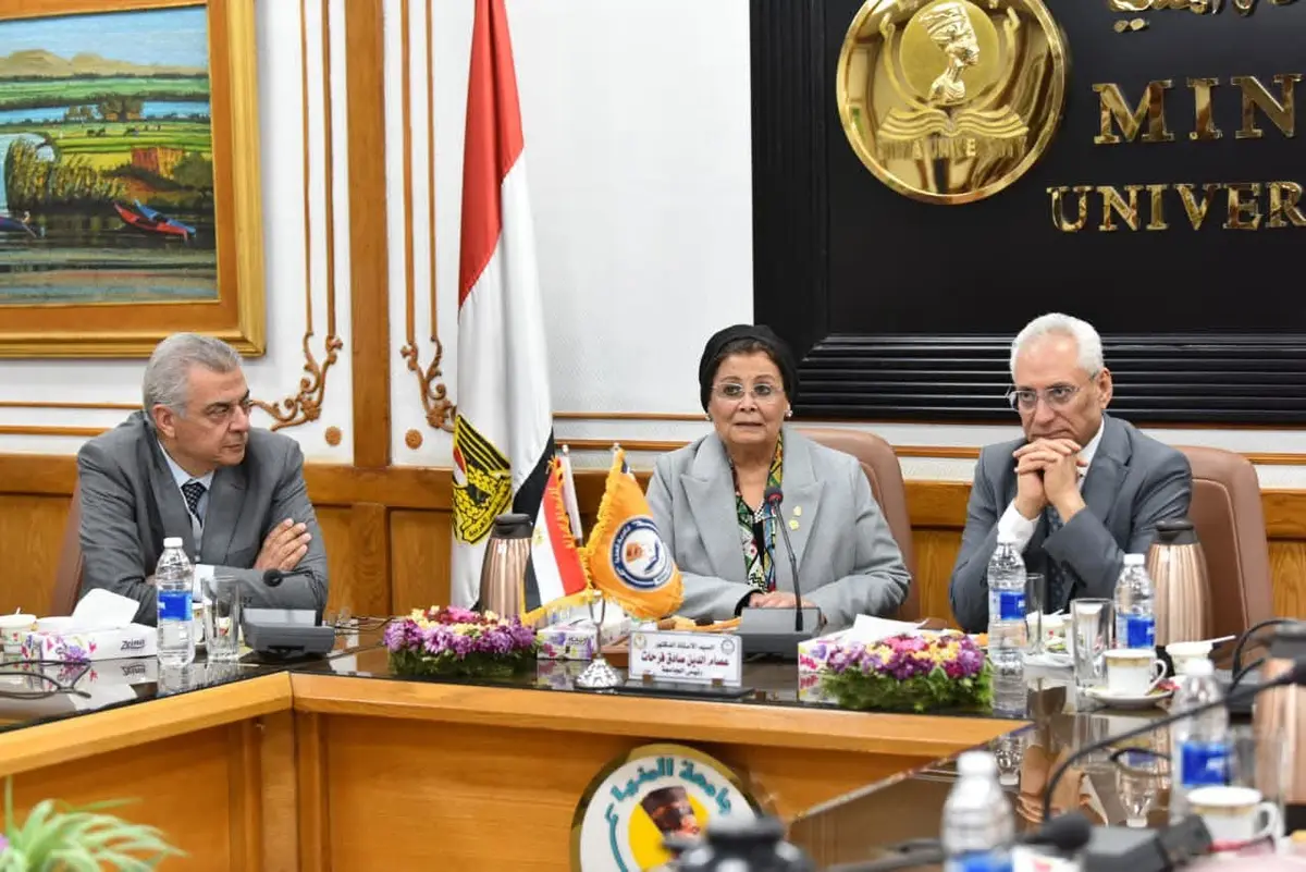 نائب وزير الصحة بالمنيا: خطة متكاملة لتحسين المؤشرات السكانية بالتعاون مع المحافظة والجامعة