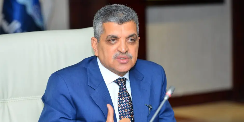 هيئة قناة السويس: لم نتلقَّ طلبات رسمية لإنقاذ سفينة «FENER» الجانحة خارج المجرى الملاحي - أموال الغد