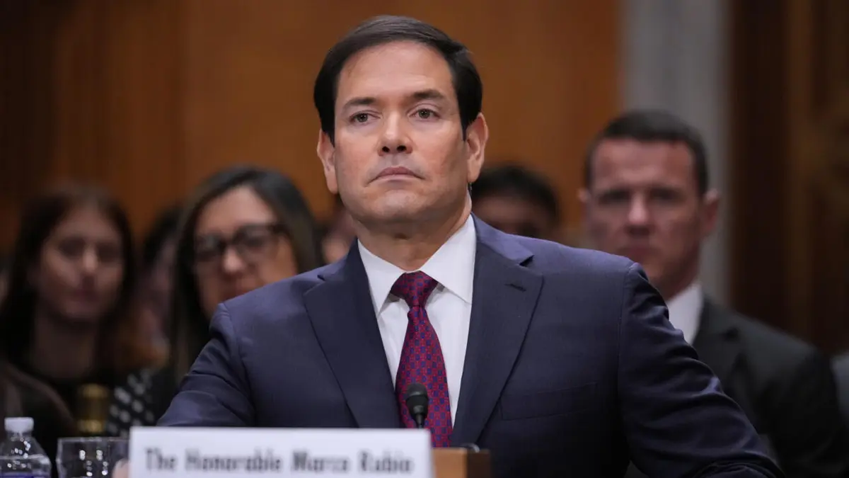 وزير الخارجية الأمريكي يلوح باستعمال القوة إذا امتنعت رئيسة فنزويلا الانتقالية عن التعاون مع واشنطن