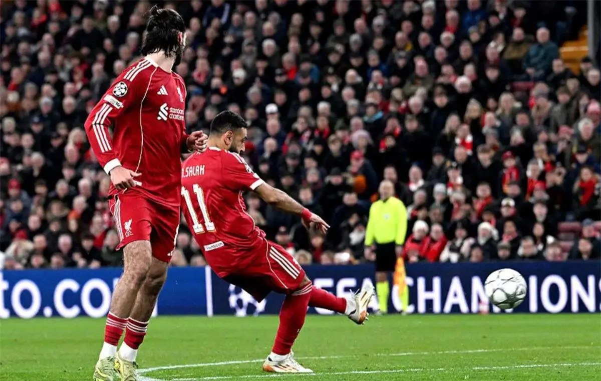 محمد صلاح يسجل وليفربول يكتسح قره باج بسداسية في دوري أبطال أوروبا