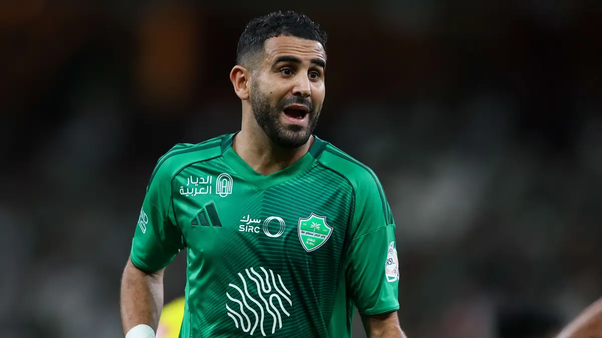 رياض محرز عن انتصارات الأهلي: الحظ يقف معنا!