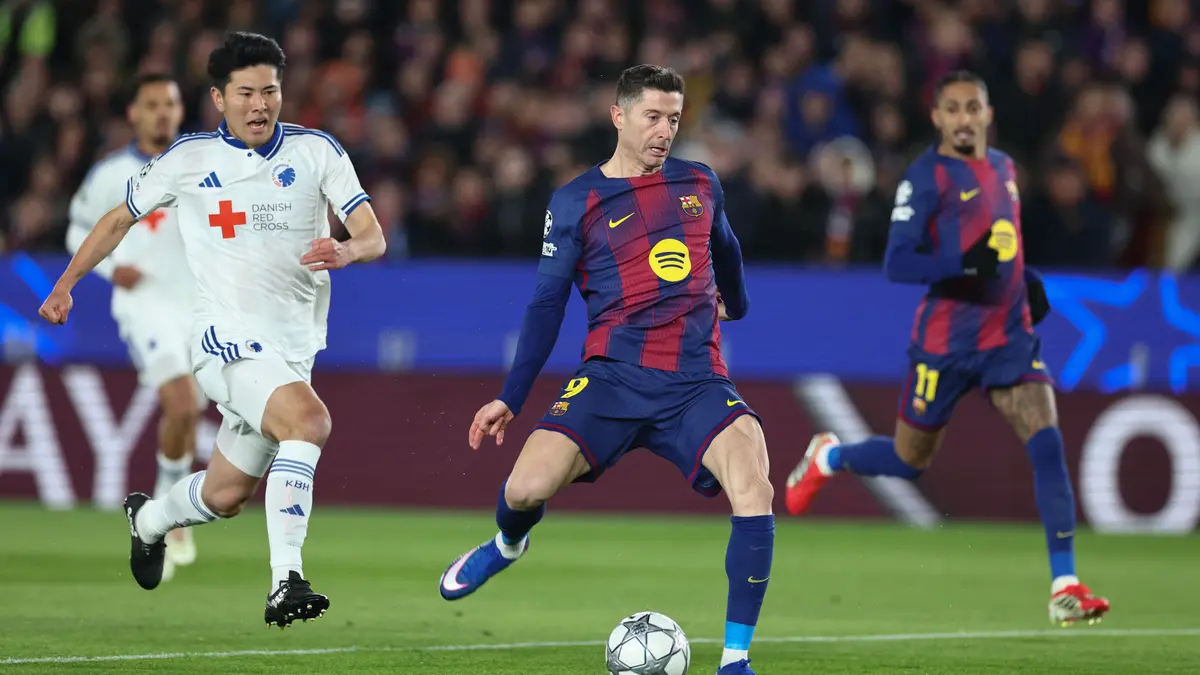 بالفيديو: عصفوران بحجر واحد.. ليفاندوفسكي يعادل ميسي ورونالدو