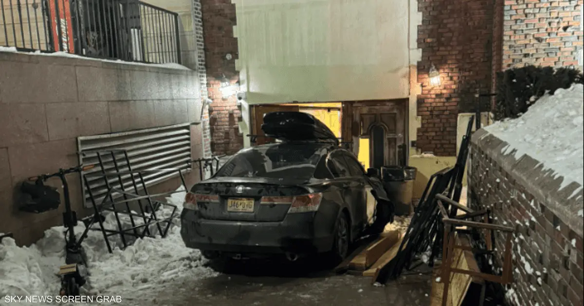 فيديو.. رجل يحاول اقتحام كنيس "770" بسيارته في نيويورك