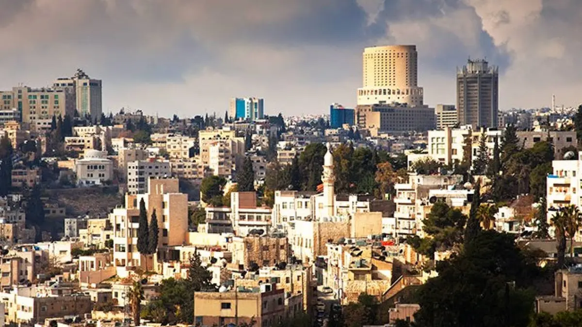 أجواء مغبرة وارتفاع في درجات الحرارة الجمعة.. وتحذيرات لمرضى الجهاز التنفسي