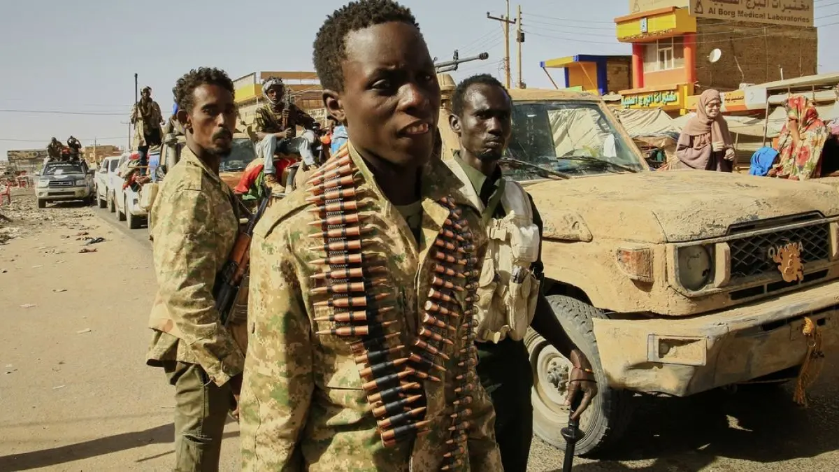 عقوبات أوروبية جديدة تطال قيادات من طرفي النزاع في السودان