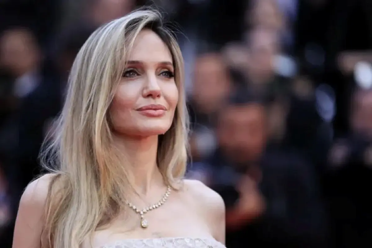 تفاصيل ظهور نادر لإبن أنجلينا جولي وبراد بيت