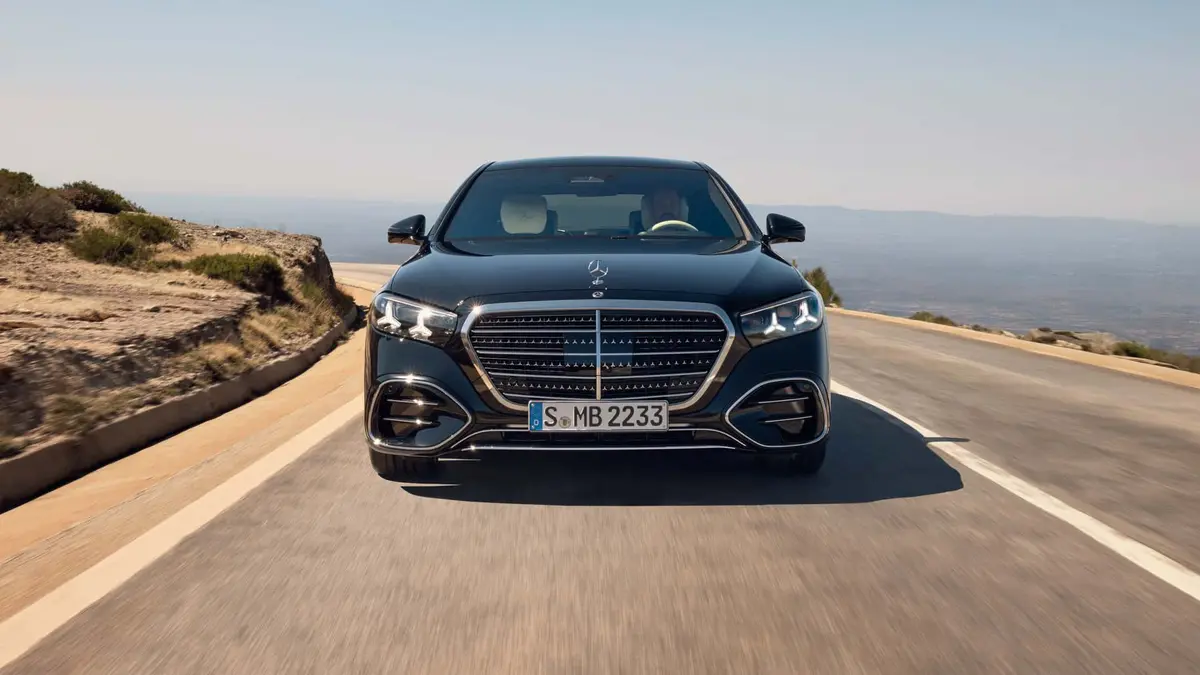 مرسيدس أس كلاس الجديدة كلياً لعام 2027 تُطلّ علينا بمحرك V8 مُذهل