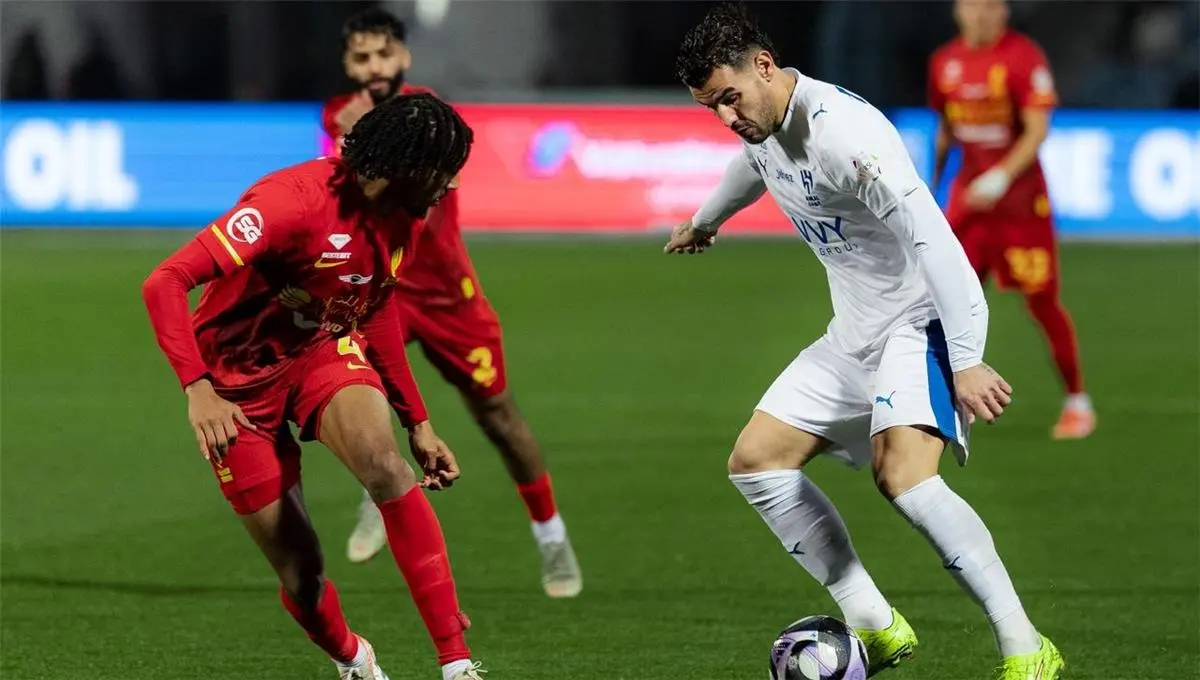 الهلال ينجو من فخ الخسارة بتعادل مثير أمام القادسية في الدوري السعودي