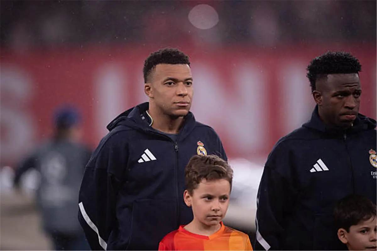 مبابي عن هزيمة ريال مدريد أمام بنفيكا: ليس هذا ما يفعله فريق بطل.. وكورتوا: القيادة غائبة