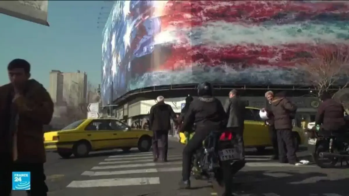 ترامب يهدد بمهاجمة إيران في حال رفضها التفاوض بشأن الملف النووي وطهران تتوعد بالرد