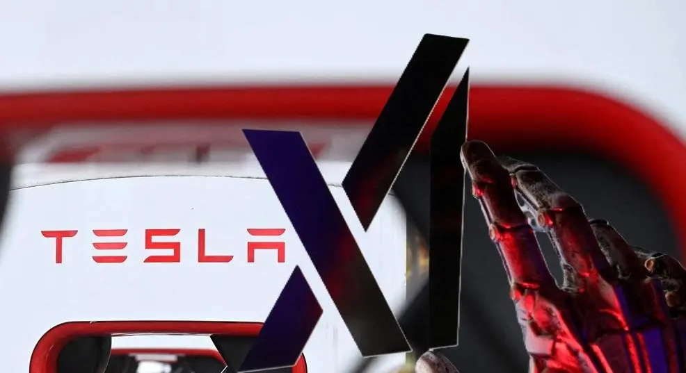 هل ينجح رهان تيسلا على «إكس إيه.آي» للتحول إلى شركة ذكاء اصطناعي؟