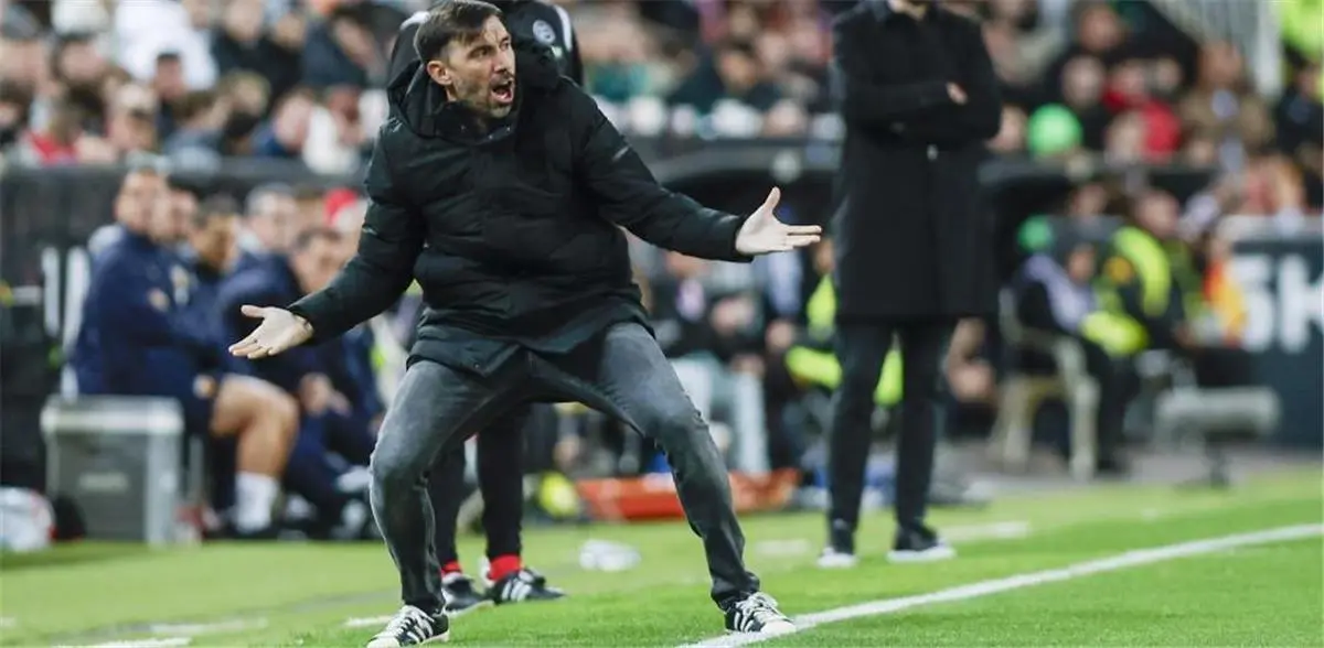 مدرب إلتشي: علينا أن نلعب بشجاعة أمام برشلونة.. وهذا ما يميزهم