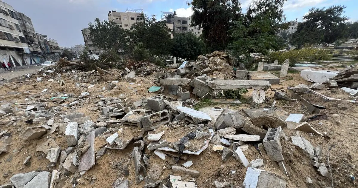 نبش القبور في غزة.. أم فلسطينية تروي وجع إخراج جثمان ابنتها