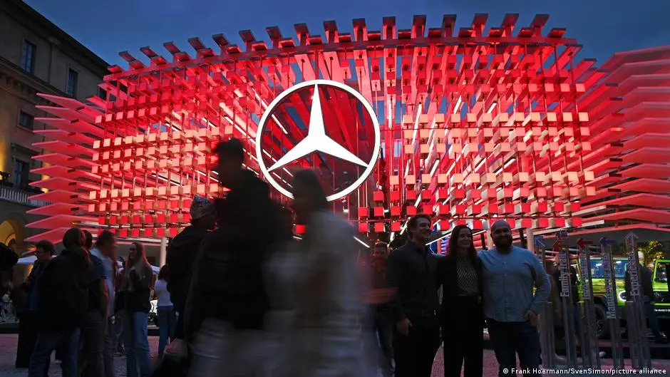 بين الإغراء والضغط.. لماذا قالت مرسيدس "لا" لترامب؟