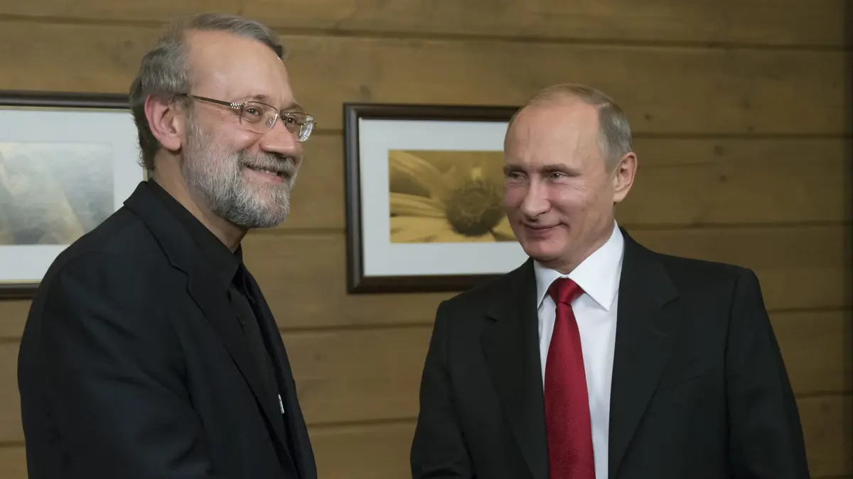 لقاء "غير معلن عنه مسبقًا" بين علي لاريجاني وبوتين وسط تصاعد التوترات مع أمريكا