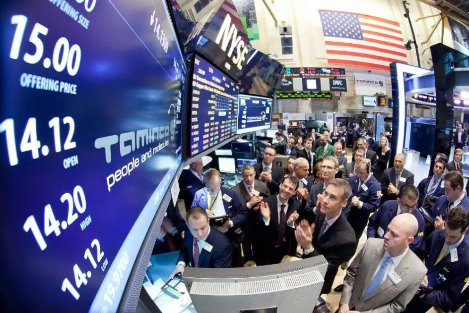 «وول ستريت» تتراجع مع ترشيح وارش لرئاسة الفيدرالي