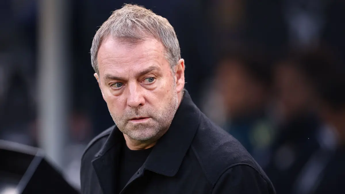 فليك يدق ناقوس الخطر ويرد على شائعات الرحيل