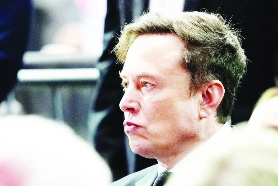 «سبيس إكس» تدرس الاندماج مع «تيسلا» أو «أكس أيه آي»