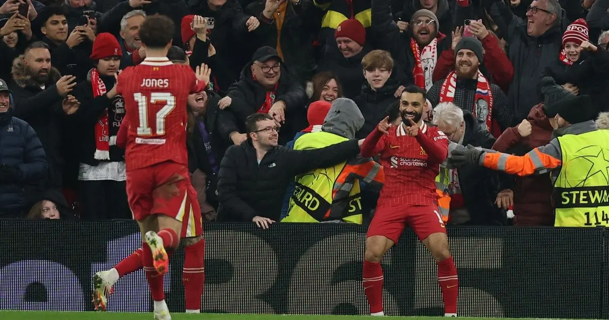 على خطى صلاح.. نجم ليفربول يدخل في مشادة مع سلوت ويقرر الرحيل