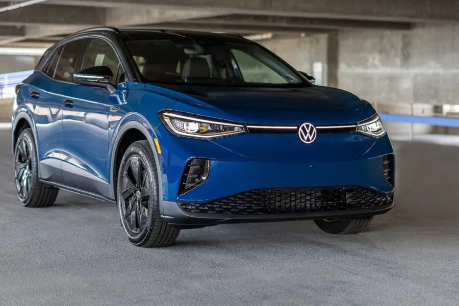 فولكس فاجن تستدعي أكثر من 44,000 سيارة ID.4 بسبب خطر حريق البطارية
