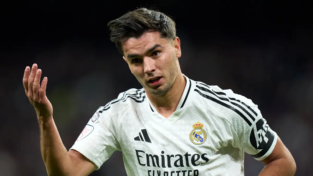 اهتمام مفاجئ.. ثلاثي البريميرليج يراقب دياز