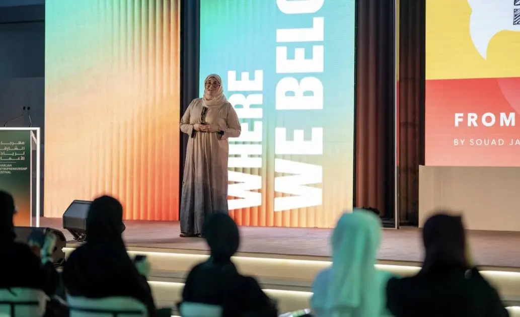 رائدات أعمال يبحثن مخاطر الاستثمار والاستقلال المالي