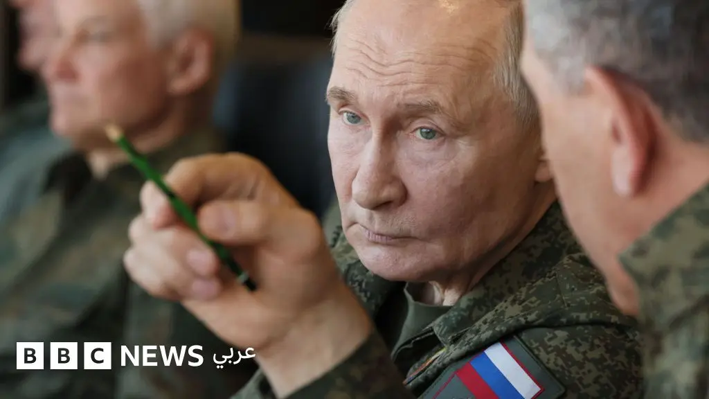 "هذه لحظة فارقة... الجيش الروسي مستنزف بشدة" - مقال رأي في التلغراف - BBC News عربي